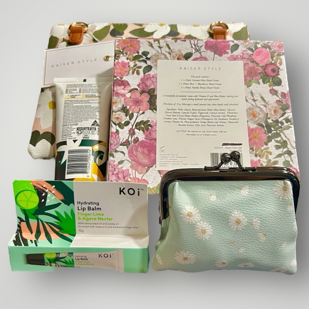 KAISER STYLE Australian Floral Rectangle Shoulder Strap Bag & Hand Cream New - Picture 2 of 16